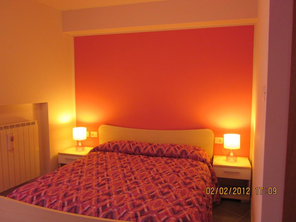 B&B Notte E Di Monasterolo del Castello Екстер'єр фото